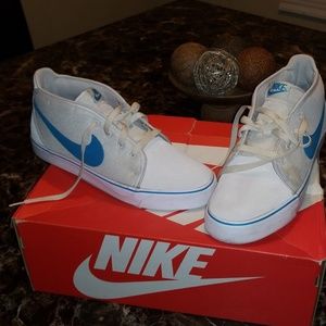 Torquoise and  Cream Nike's
